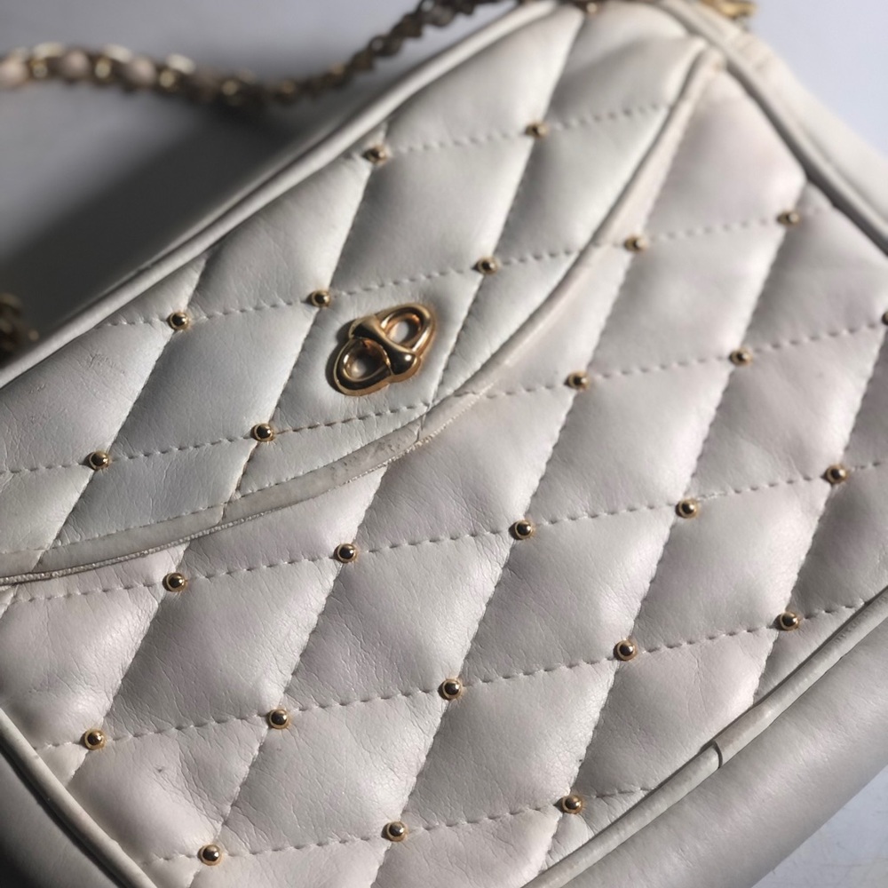 Elegant White Quilted Chain Bag - Picture 3 of 5